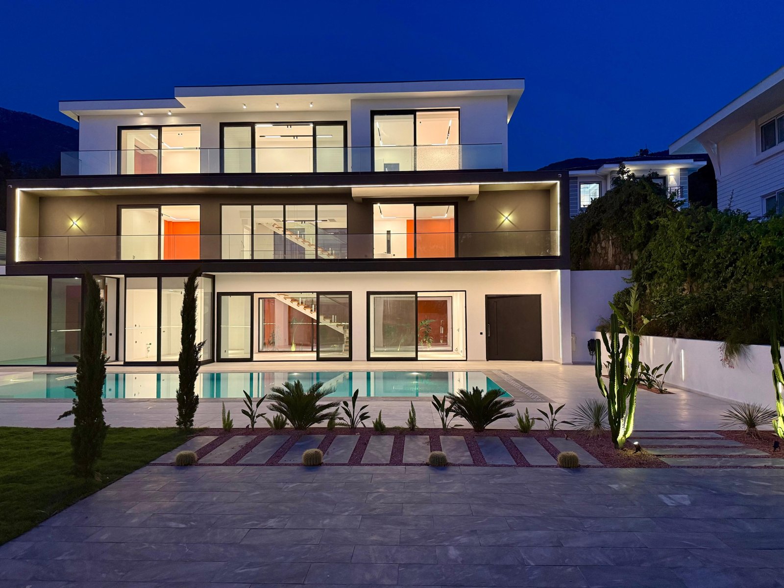 Luxury villa for sale in Fethiye Ovacık with private outdoor pool and modern architecture