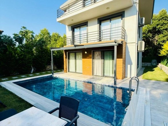 Modern bedroom with clean design and stylish furniture.